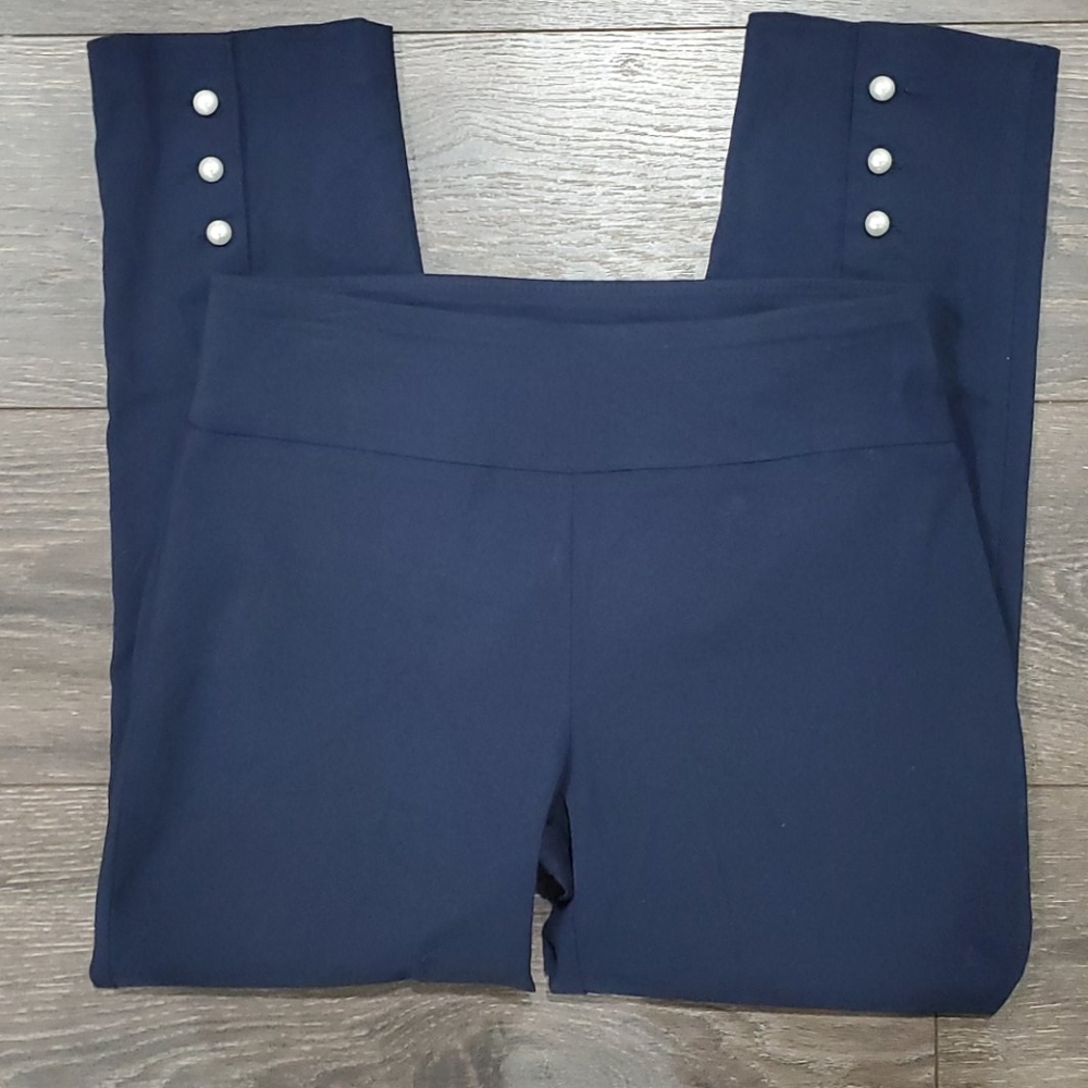❤CROWN & IVY PULL ON CROP PANTS W/ FAUX PEARLS, 6